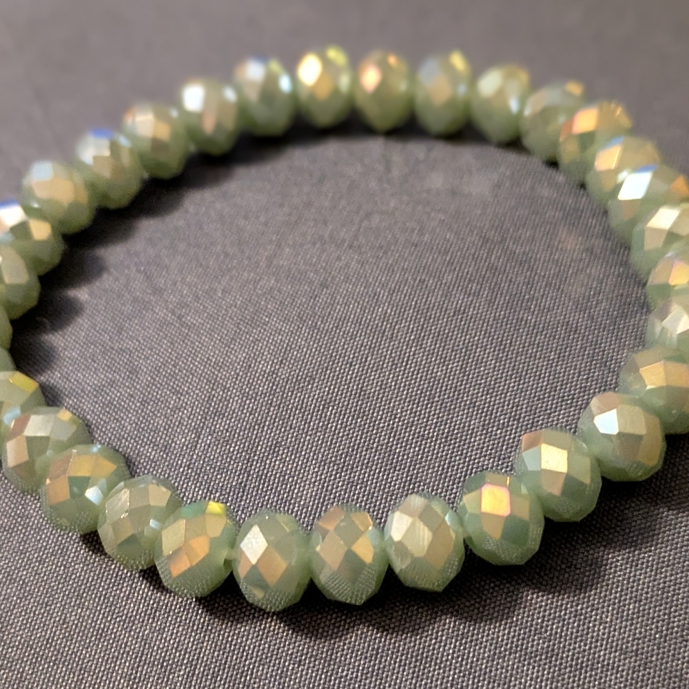 Vintage Sparkly Green Faceted Crystal Bead Stretchy Bracelet